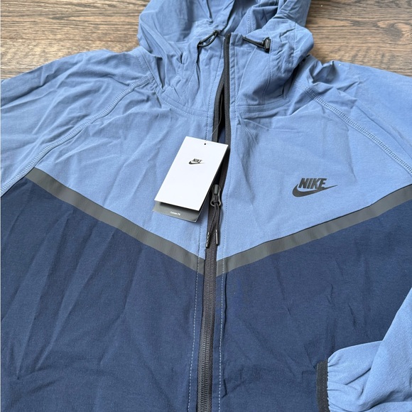 Nike tech jacket - Picture 2 of 3